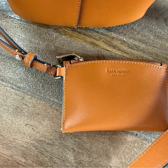 Kate Spade Mini Halo Bucket Bag in Baked Amber new without tags - Picture 7 of 9
